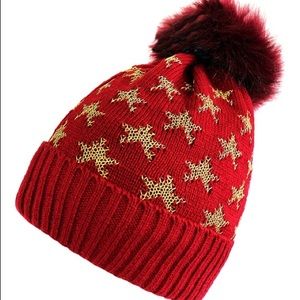 Pom Pom star beanie in red